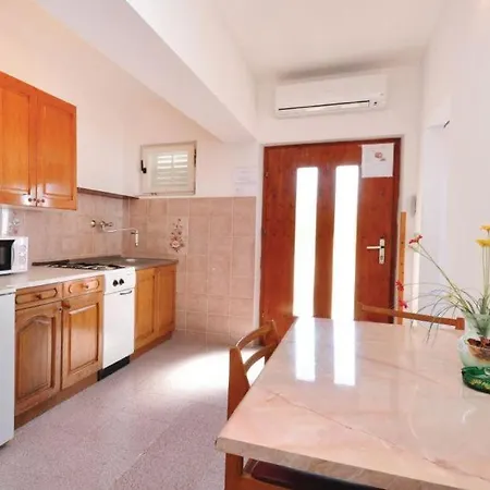 Apartments Coko Omiš Chambre photo
