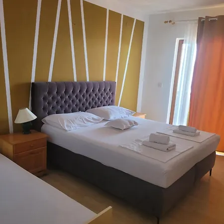 Apartments Coko Omiš Chambre photo